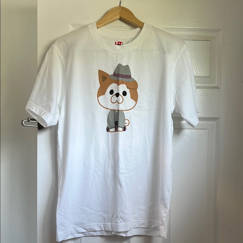 Uniqlo White T-Shirt with Graphic